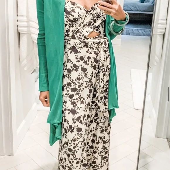 Fame & Partners “The London Jumpsuit” floral crepe material with pockets - Picture 11 of 13